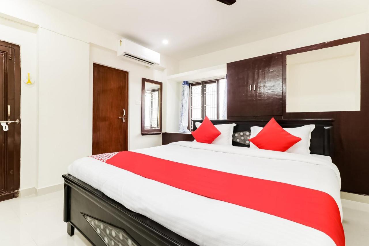 Oyo Victory Grand Hotel Tadepalle Buitenkant foto