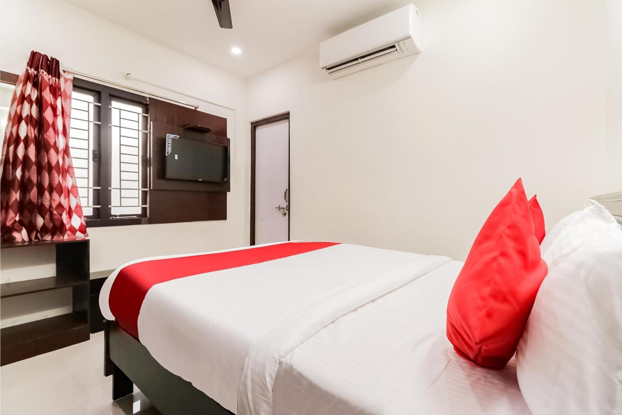 Oyo Victory Grand Hotel Tadepalle Buitenkant foto